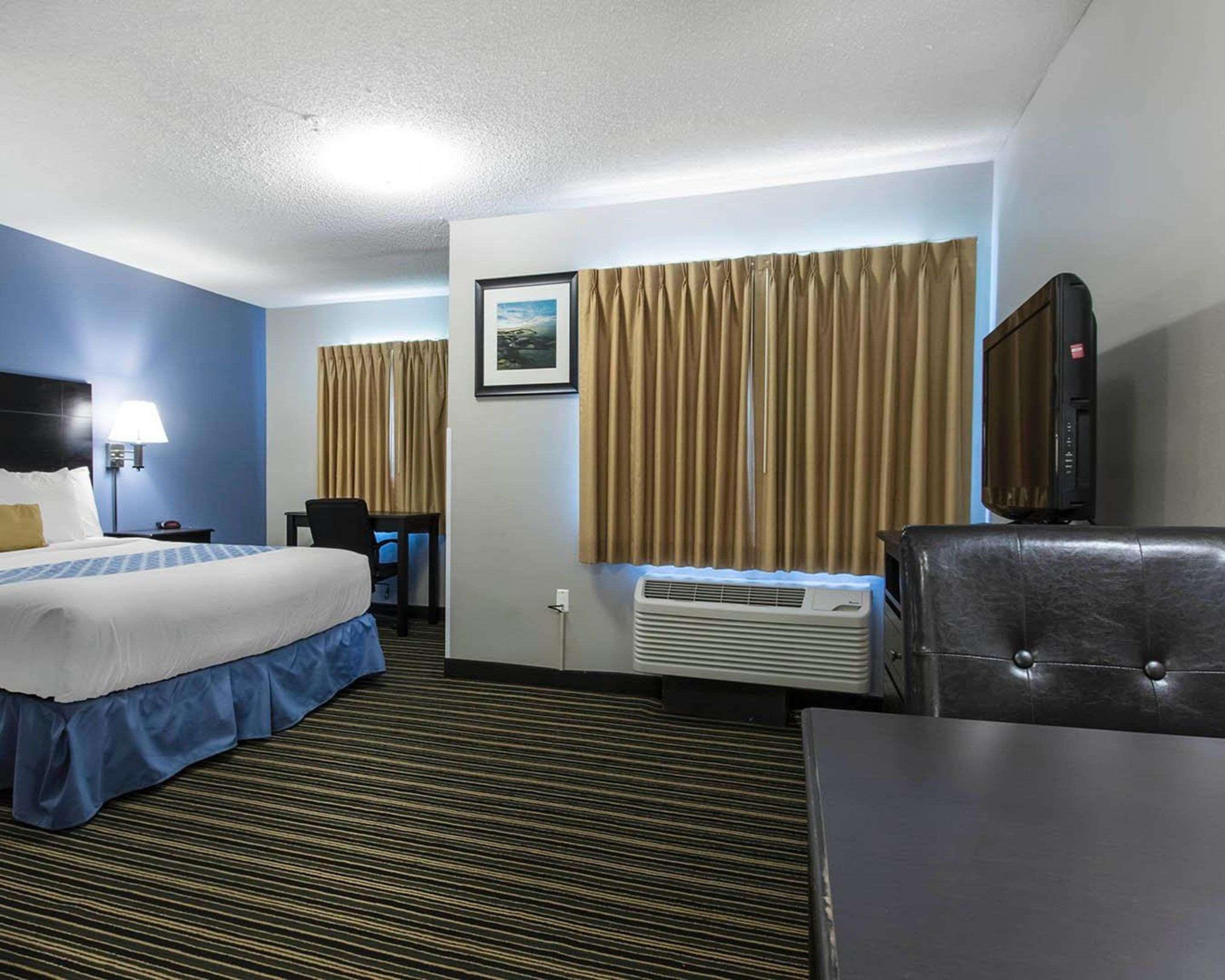 Suburban Extended Stay Hotel Naval Base Area Warrington Exteriör bild