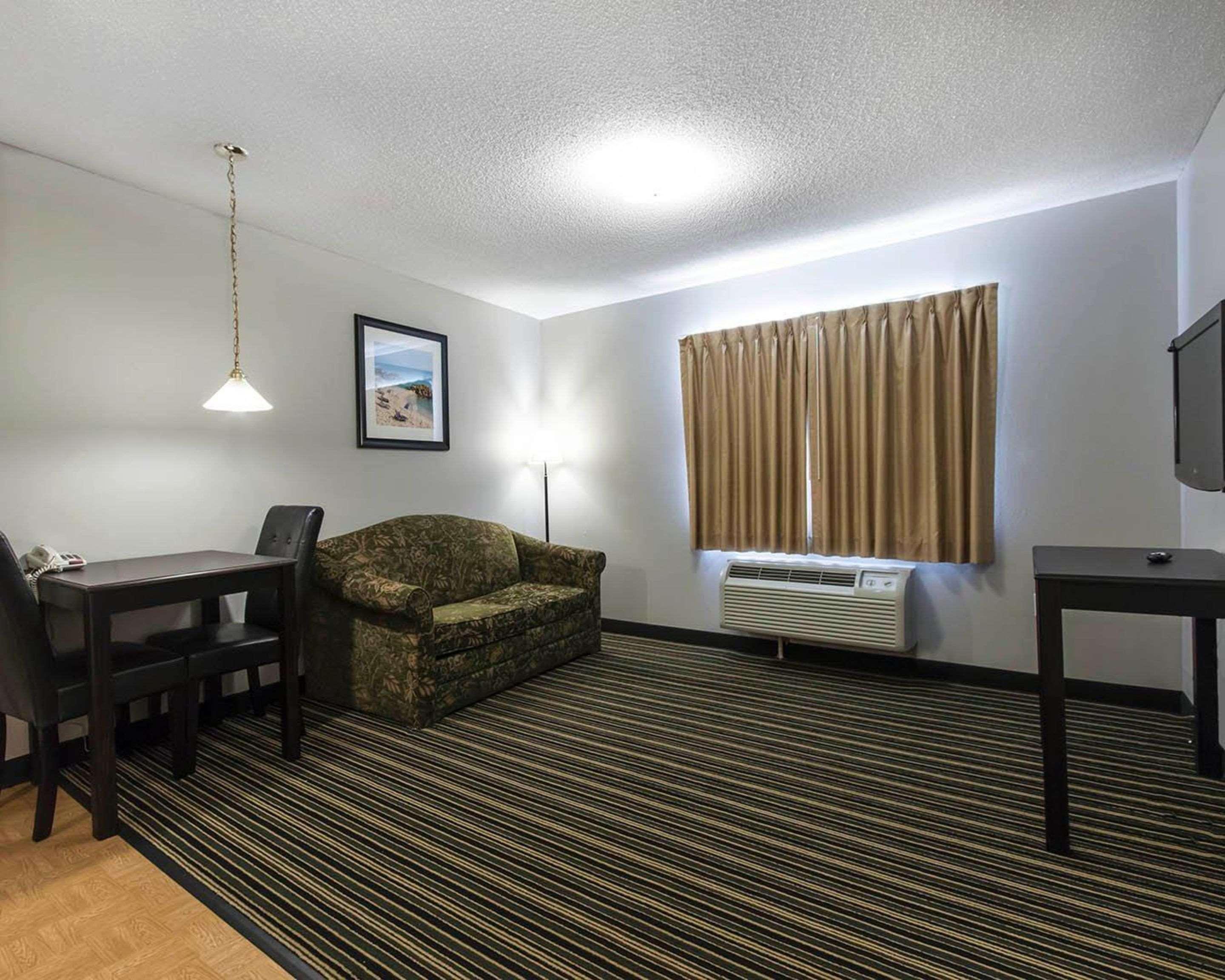 Suburban Extended Stay Hotel Naval Base Area Warrington Exteriör bild